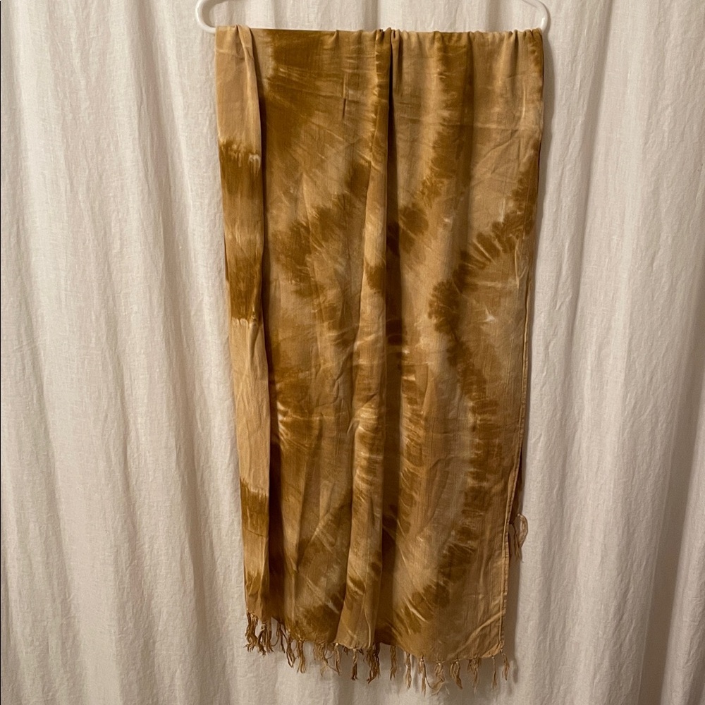 Elegant Brown/Gold Tie-Dye Scarf